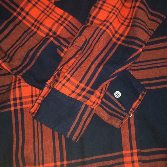 Old navy plad sleeve shirt - Picture 2 of 5